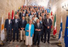 Με τη «Διακήρυξη της Ρόδου» το Ευρωπαϊκό Λαϊκό Κόμμα στην Επιτροπή των Περιφερειών ζητά έναν φιλόδοξο ευρωπαϊκό προϋπολογισμό με επίκεντρο τις τοπικές πραγματικότητες και ισχυρή περιφερειακή συνεργασία